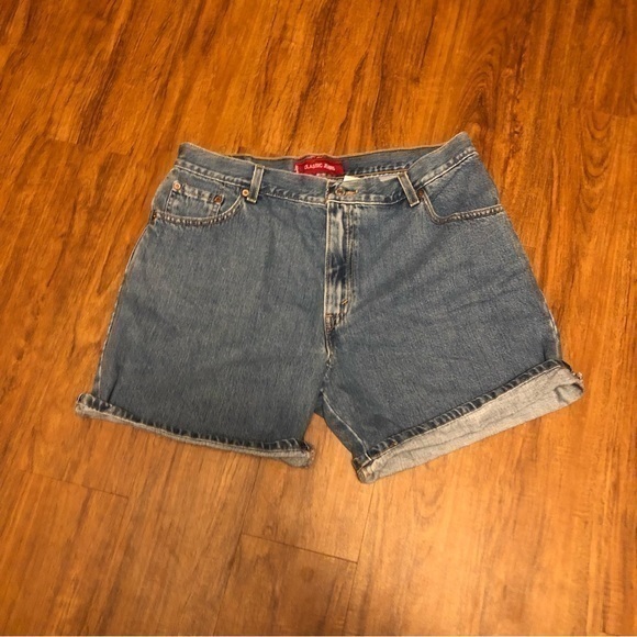 Vintage Levi’s Classic Jean Shorts 16 Misses